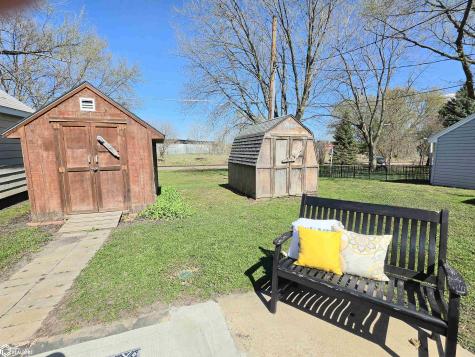 82 Sunny Circle Mason City IA 50401