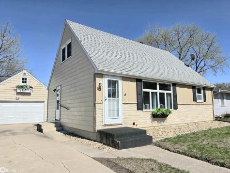 82 Sunny Circle Mason City IA 50401