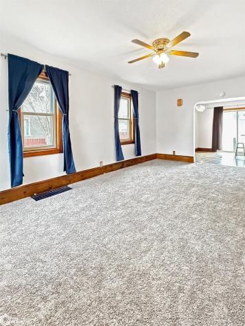 114 4th Street SE Hampton IA 50441