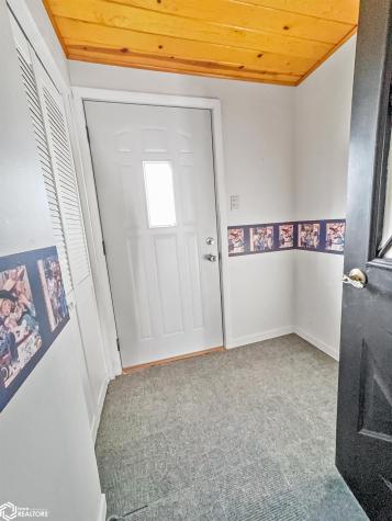 114 4th Street SE Hampton IA 50441