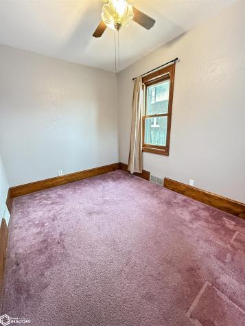 114 4th Street SE Hampton IA 50441