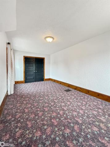 114 4th Street SE Hampton IA 50441