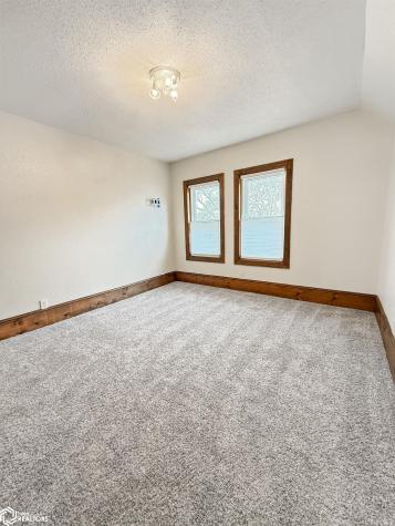 114 4th Street SE Hampton IA 50441