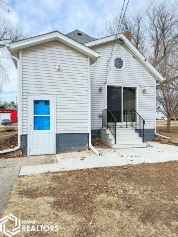 114 4th Street SE Hampton IA 50441