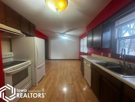280 5th Avenue SW Britt IA 50423