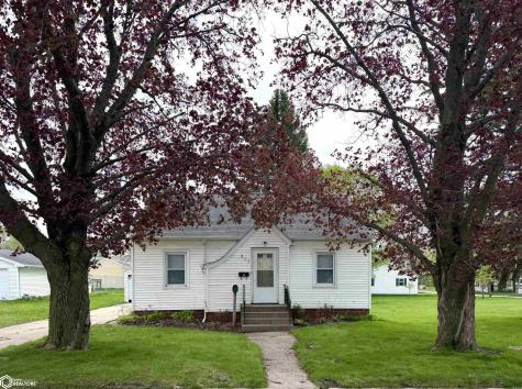 817 Pierce Iowa Falls IA 50126