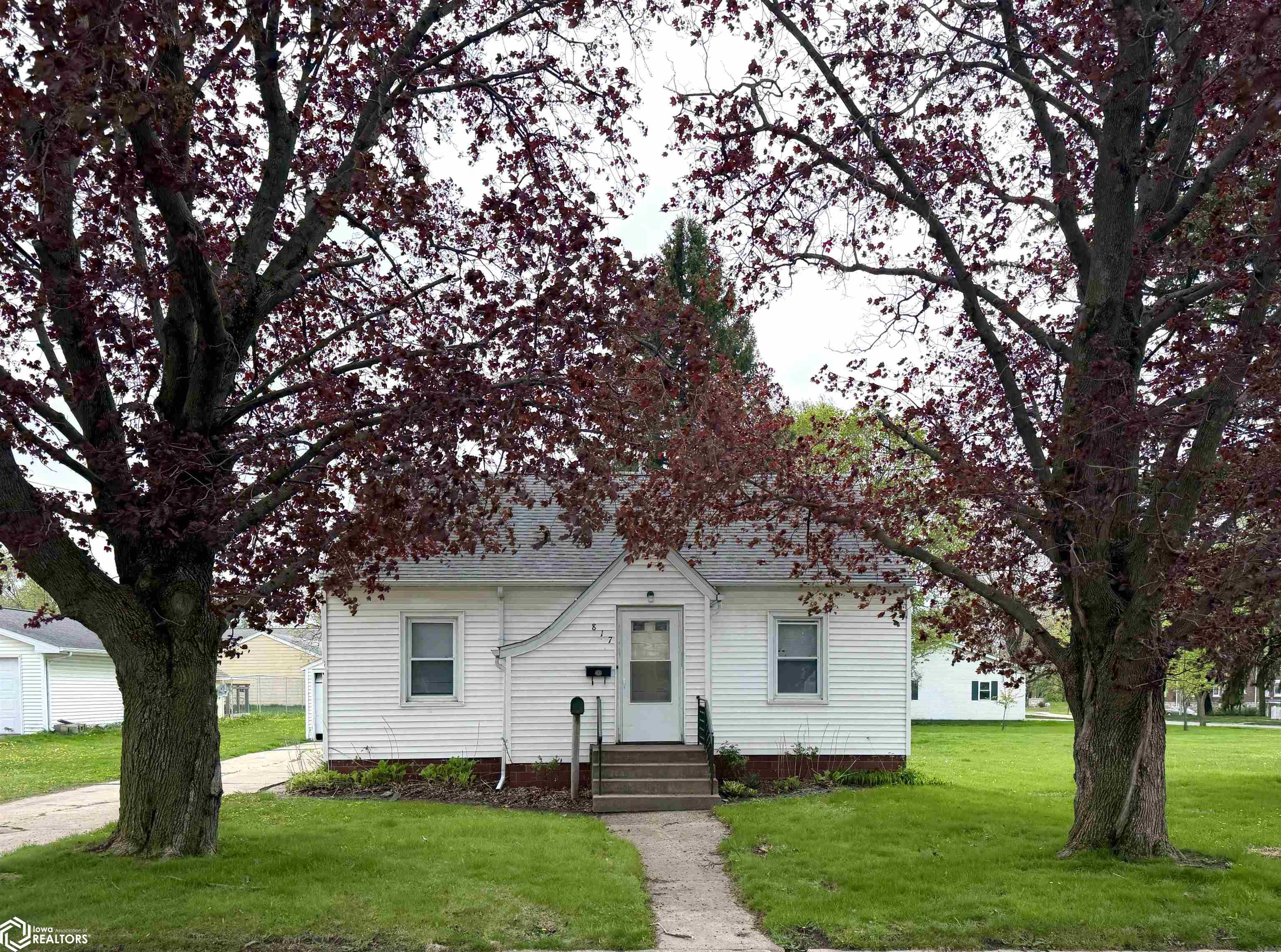 817 Pierce Iowa Falls IA 50126