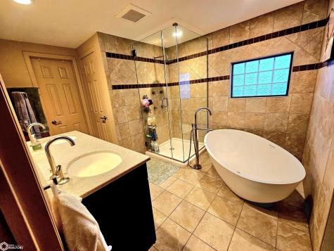 1902 E Lucas Street Algona IA 50511