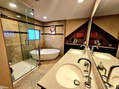 1902 E Lucas Street Algona IA 50511