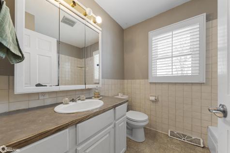 802 S Western Street Lake Mills IA 50450