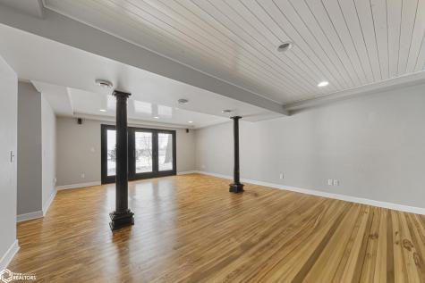 802 S Western Street Lake Mills IA 50450
