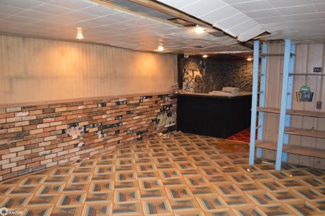 100 N Lee Street Dows IA 50071
