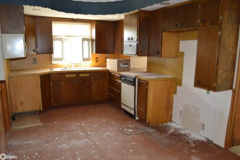 100 N Lee Street Dows IA 50071