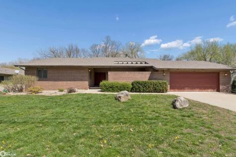 102 34th Street W Clear Lake IA 50428