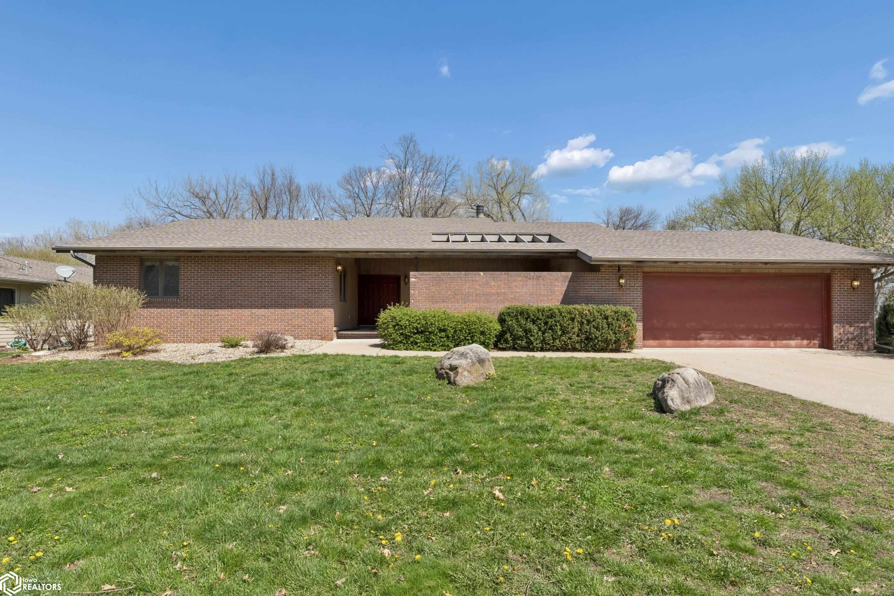 102 34th Street W Clear Lake IA 50428