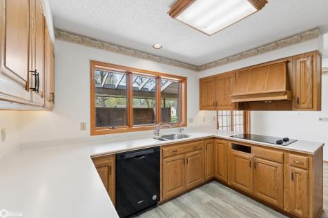 102 34th Street W Clear Lake IA 50428