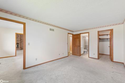102 34th Street W Clear Lake IA 50428