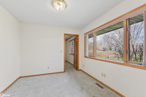 102 34th Street W Clear Lake IA 50428