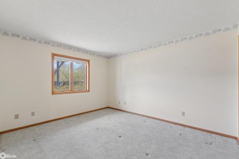 102 34th Street W Clear Lake IA 50428