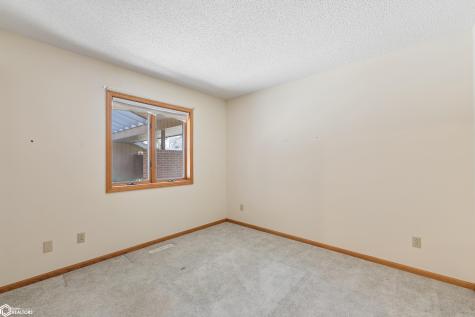 102 34th Street W Clear Lake IA 50428