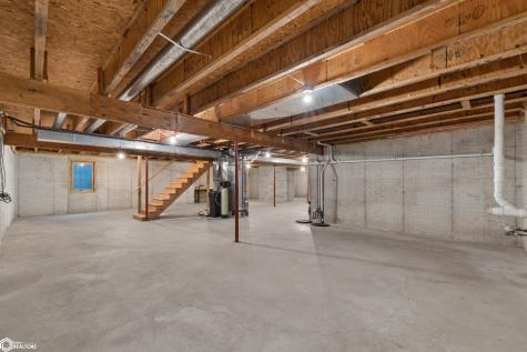102 34th Street W Clear Lake IA 50428