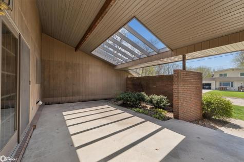 102 34th Street W Clear Lake IA 50428