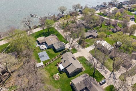102 34th Street W Clear Lake IA 50428