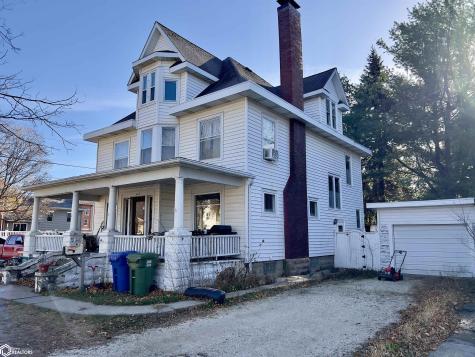 1602 Clark Street Charles City IA 50616