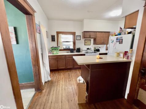1602 Clark Street Charles City IA 50616