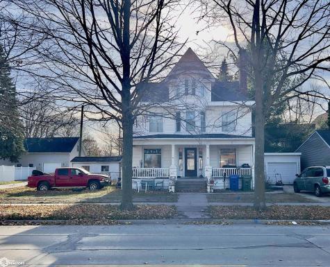 1602 Clark Street Charles City IA 50616
