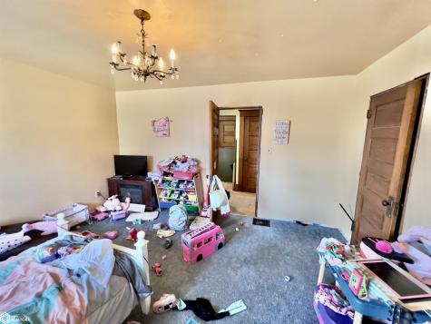 1602 Clark Street Charles City IA 50616