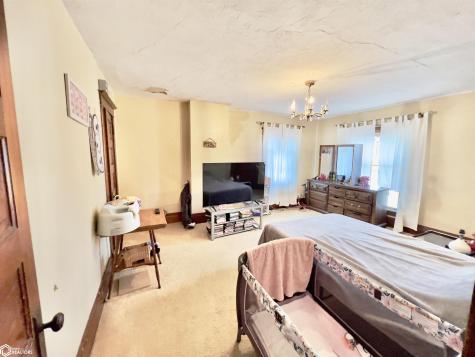 1602 Clark Street Charles City IA 50616