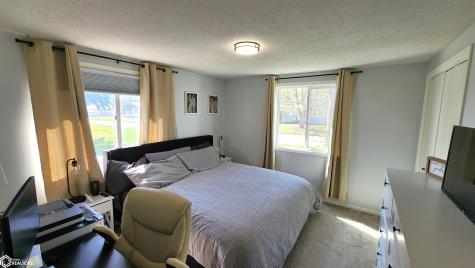 2117 S Mckinley Avenue Mason City IA 50401