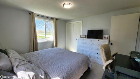 2117 S Mckinley Avenue Mason City IA 50401
