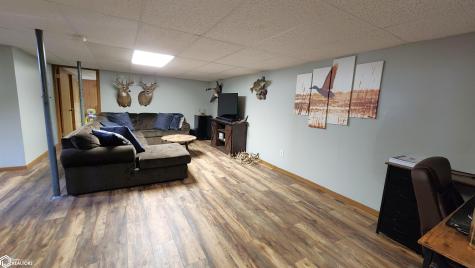 2117 S Mckinley Avenue Mason City IA 50401