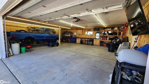 2117 S Mckinley Avenue Mason City IA 50401