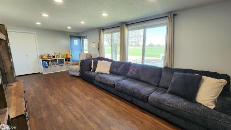 2117 S Mckinley Avenue Mason City IA 50401