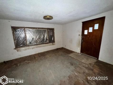 335 E North Street Manly IA 50456