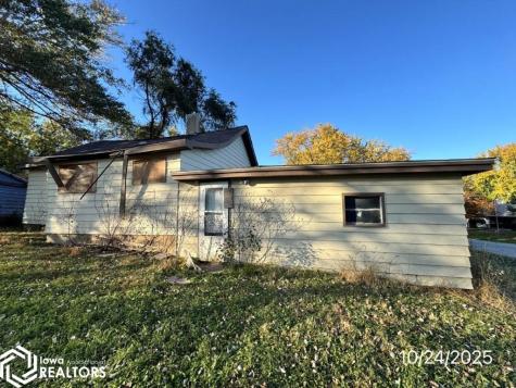 335 E North Street Manly IA 50456