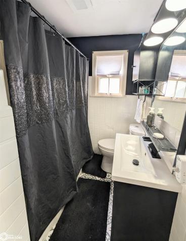 646 S Clark Street Forest City IA 50436