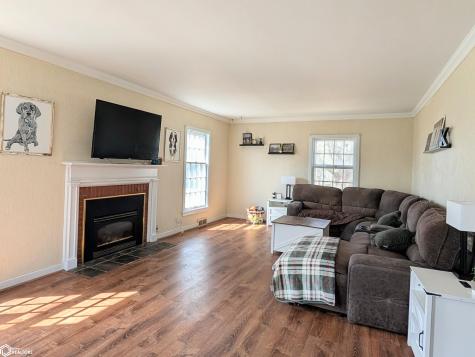 646 S Clark Street Forest City IA 50436