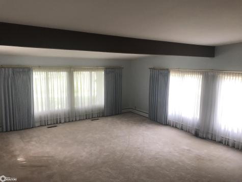 1610 Terrace Boulevard Hampton IA 50441