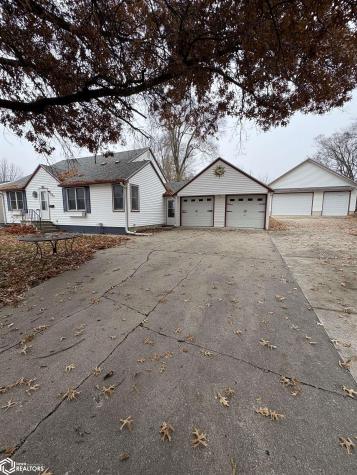 1010 N 2nd Avenue Iowa Falls IA 50126