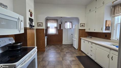 286 S Harrison Street Thompson IA 50478
