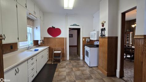286 S Harrison Street Thompson IA 50478