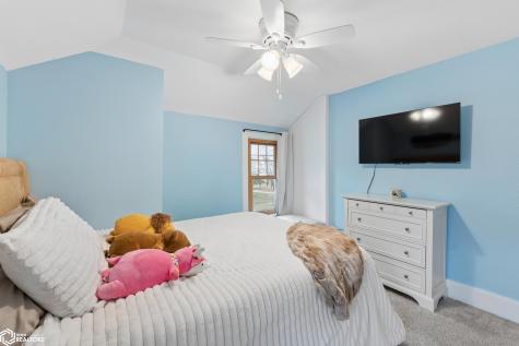 4466 Park Avenue Clear Lake IA 50428