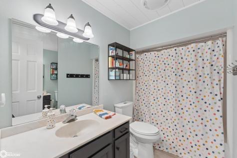 4466 Park Avenue Clear Lake IA 50428
