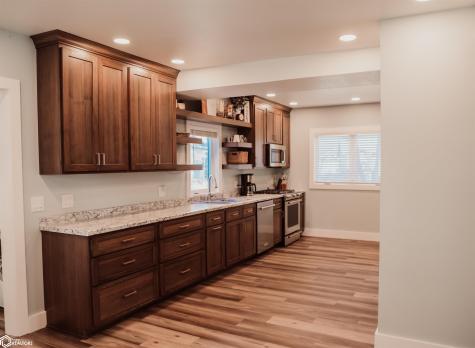 4466 Park Avenue Clear Lake IA 50428