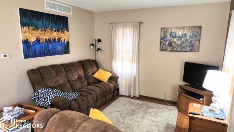 935 11th Street NE Mason City IA 50401