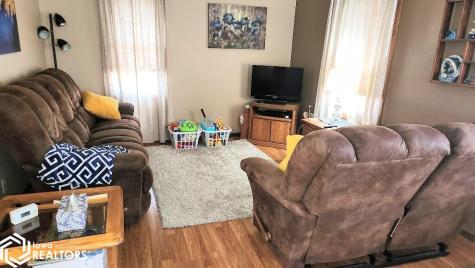 935 11th Street NE Mason City IA 50401
